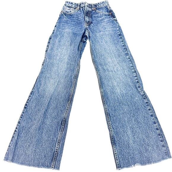 Zara Vintage Wash Wide Leg Raw Hem Zip Fly Medium Wash Denim Jeans Size 2 - Picture 2 of 8